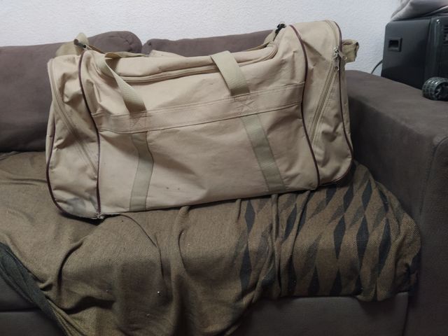 Bolso de viaje beige