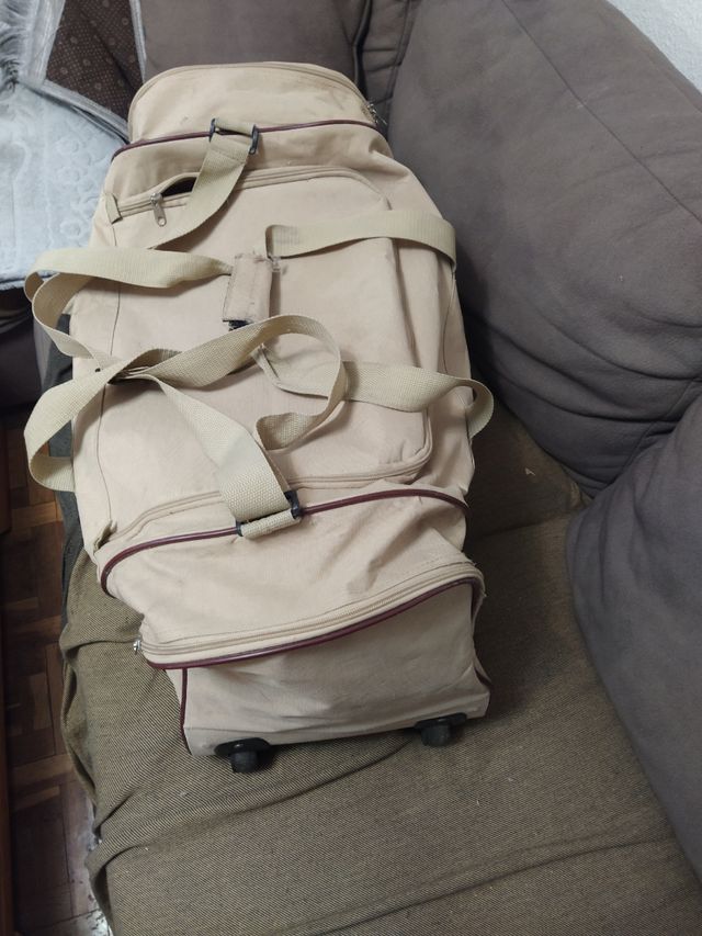 Bolso de viaje beige