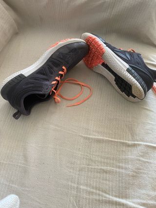 Bambas Reebok grises y salmón