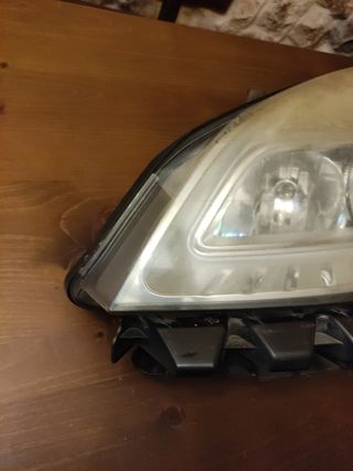 Faro Renault Scenic II