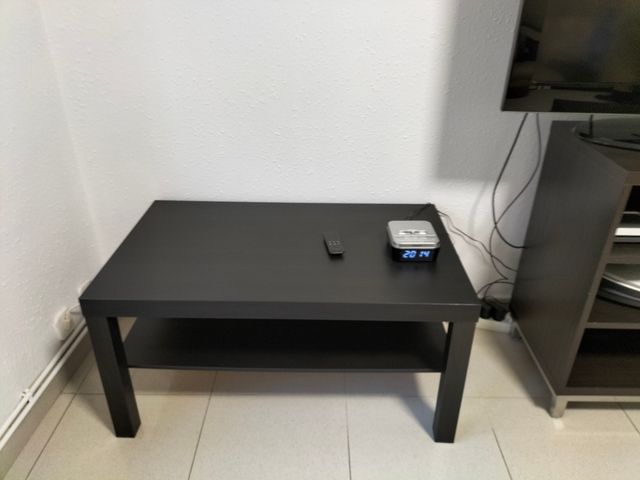 Mesa de centro , y mesa de televisor, color marró