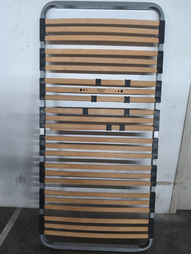 Somier madera y metal con patas y refuerzo lumbar