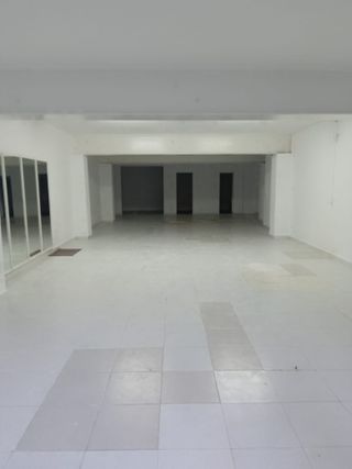 Local comercial 127m2 - ¡Multiples posibilidades!