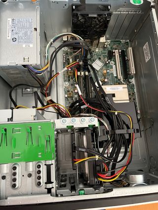 HP Compaq 8200 Elite Microtower + Monitor