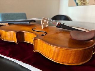 Viola clásica de 16’ pulgadas.