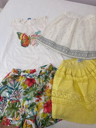 Lote ropa niña: camiseta + 3 faldas
