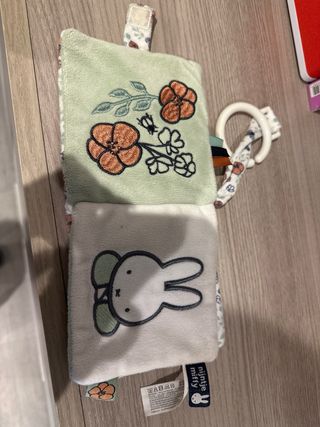 cuento miffy blandito sensorial colgar