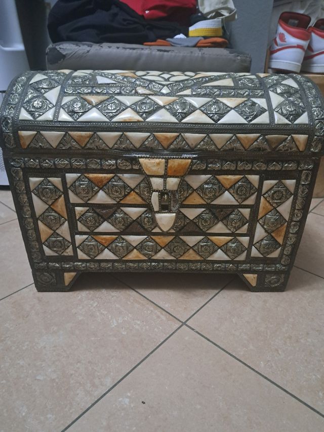 Bauletto in legno e metallo