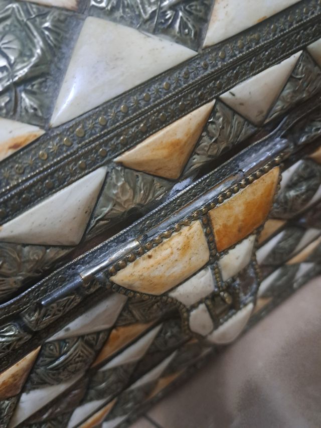 Bauletto in legno e metallo