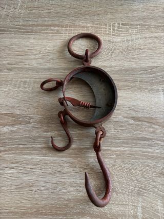 Báscula romana antigua de hierro