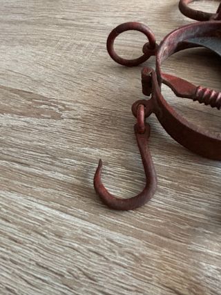 Báscula romana antigua de hierro