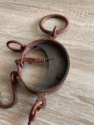 Báscula romana antigua de hierro