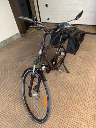 Bicicleta electrica con poco uso, tiene algun roce