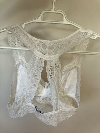 Bralette encaje Bershka blanca