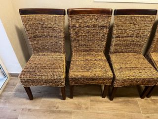 Mesa comedor madera maciza, ratán 4 sillas