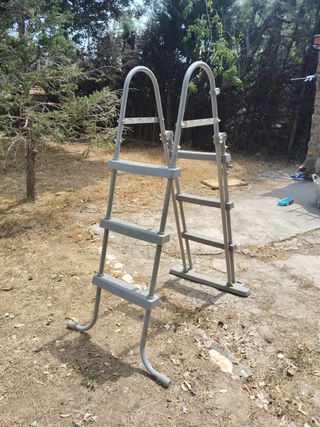 Escalera piscina - Gris