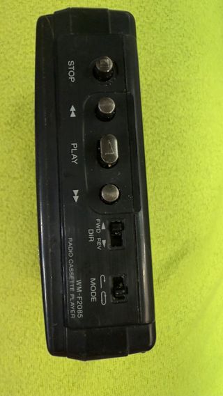 Walkman Sony FM/AM Radio Cassette y cascos