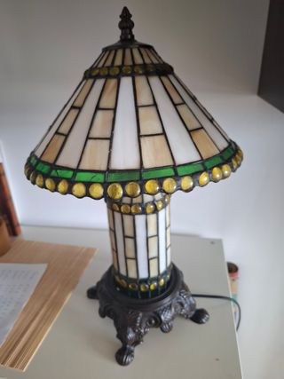 Lampara Tiffany - Verde y Blanca.50 cm alto.