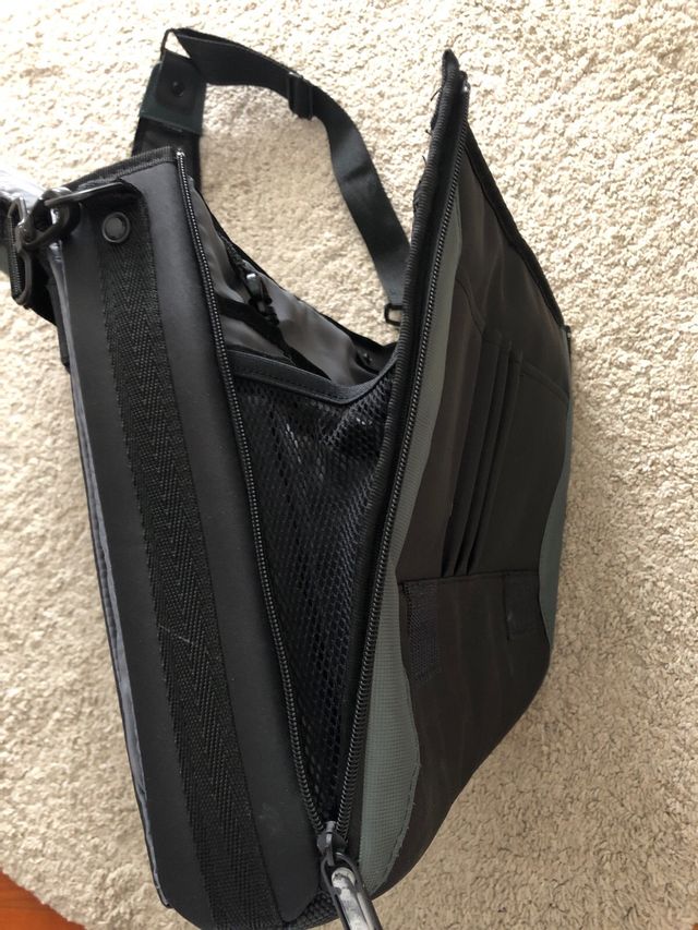 Saco Portátil Preto Cinzento