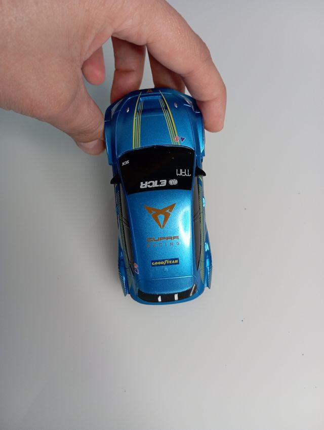 Coche carreras Seat Cupra Scalextric 1:43