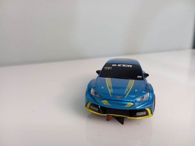 Coche carreras Seat Cupra Scalextric 1:43