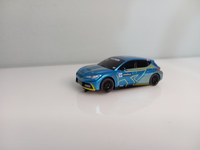Coche carreras Seat Cupra Scalextric 1:43
