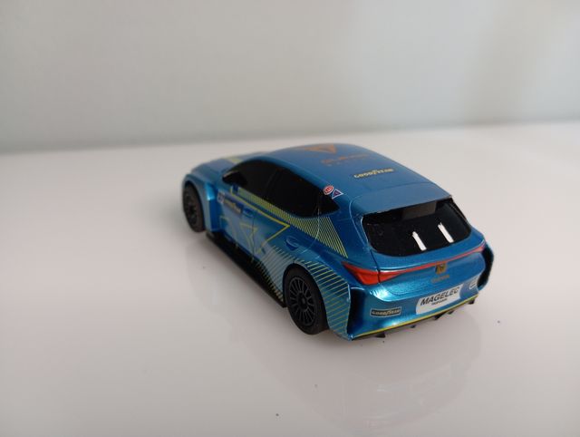 Coche carreras Seat Cupra Scalextric 1:43