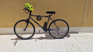 Bicicleta montaña 26" COMPLETO CON CASCO Y CADENA