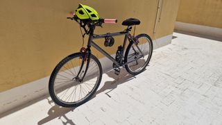 Bicicleta montaña 26" COMPLETO CON CASCO Y CADENA