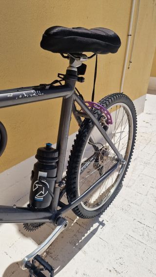 Bicicleta montaña 26" COMPLETO CON CASCO Y CADENA