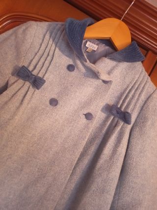 Abrigo niña gris azulado, talla 24 meses. Adulce