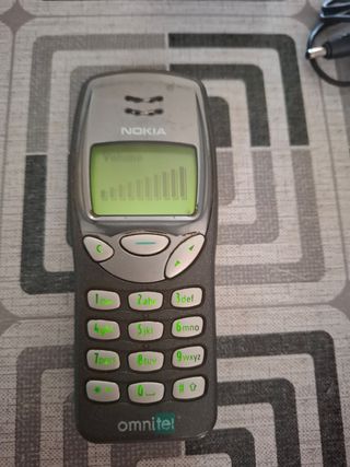 Nokia 3210 - Teléfono móvil gris plata