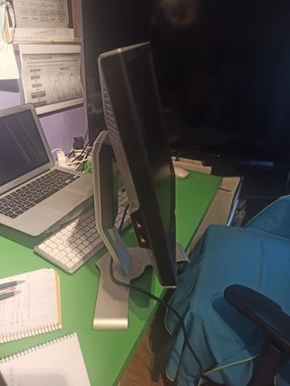 Pack Silla oficina giratoria azul y monitor