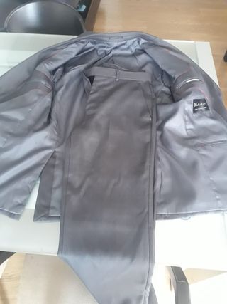 Traje gris oscuro hombre talla M