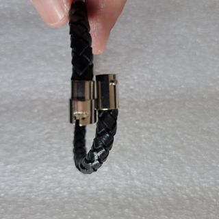 Pulsera cuero trenzado negra cierre magnetico