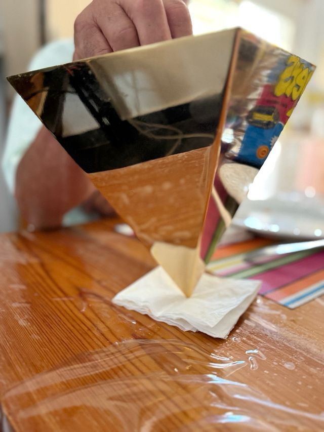 Lampara aplique metalica dorada