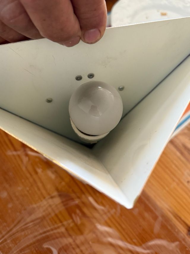 Lampara aplique metalica dorada