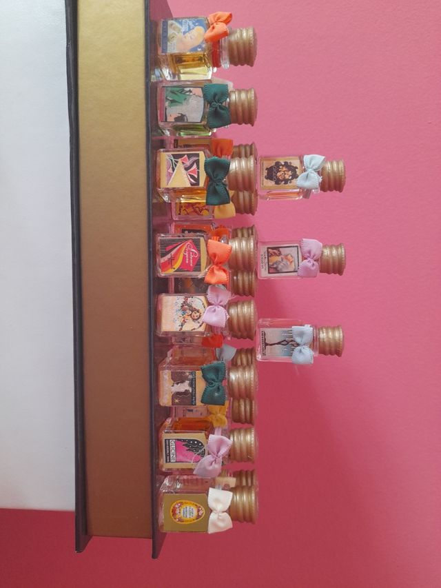 24 Miniaturas Perfume Borsari con su caja libro