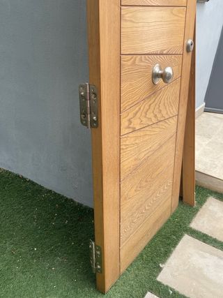 Puerta exterior madera maciza de roble