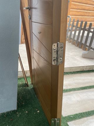Puerta exterior madera maciza de roble