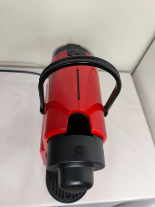 Cafetera Nespresso Inissia Krups roja