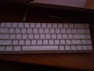 Teclado mecánico RGB 68% blanco