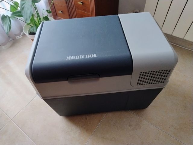 Nevera Mobicool FR40 AC/DC 40L