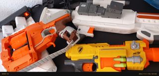 Pistolas de juego Nexf
