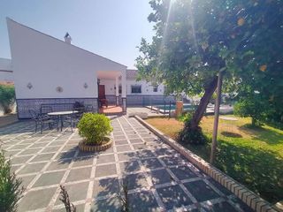 Chalet en venta en Zona Avda. Juan de Diego - Parque Municipal  en Bormujos