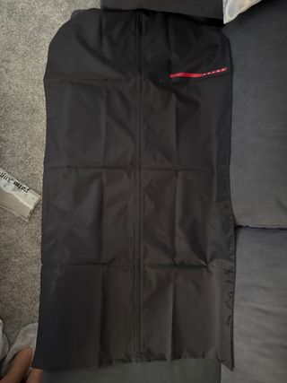Funda Prada para traje - Negra
medidas 110x60