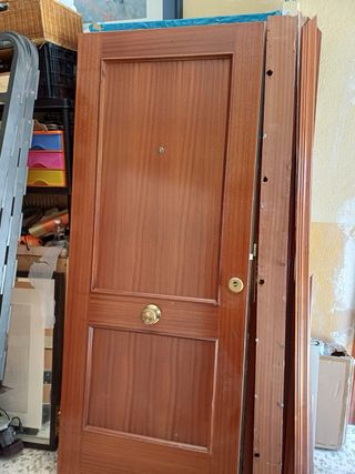 Puerta madera maciza - Izquierda 82x202