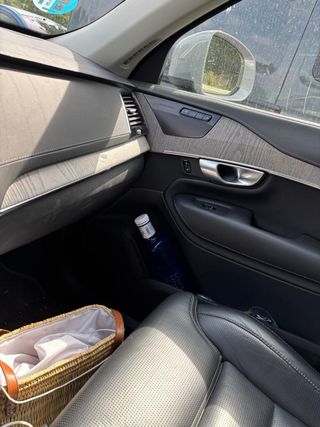 renting Volvo XC90 2024