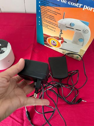 Máquina de coser portátil