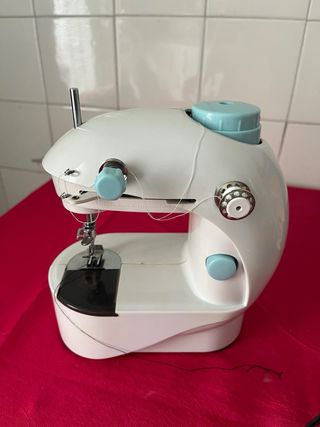 Máquina de coser portátil